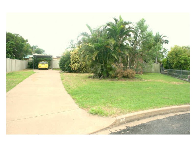 17 Eubar Pl, Emerald QLD 4720
