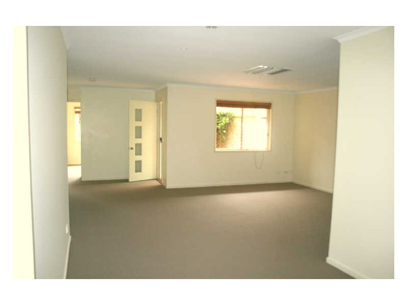 17 Eubar Pl, Emerald QLD 4720