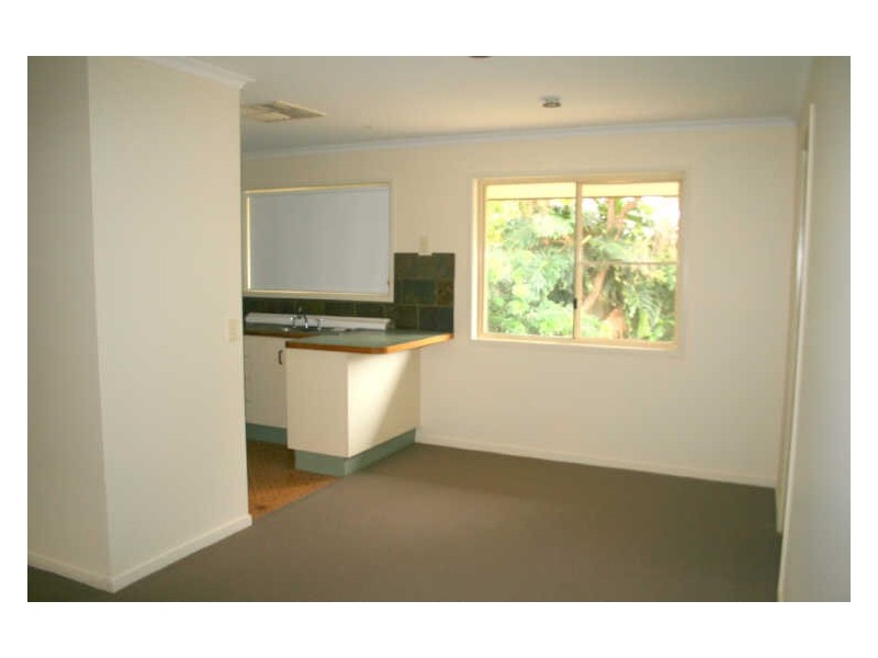 17 Eubar Pl, Emerald QLD 4720