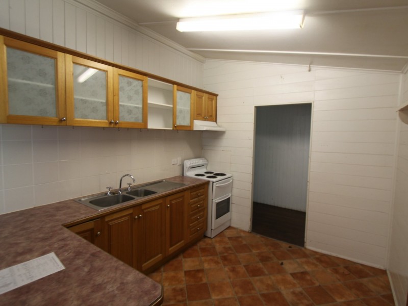 34 Retro St, Emerald QLD 4720