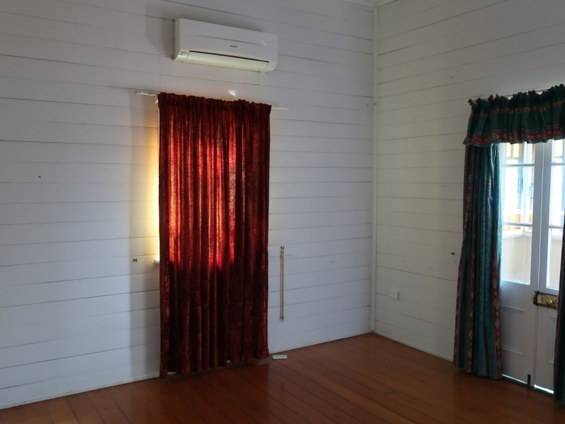 34 Retro St, Emerald QLD 4720