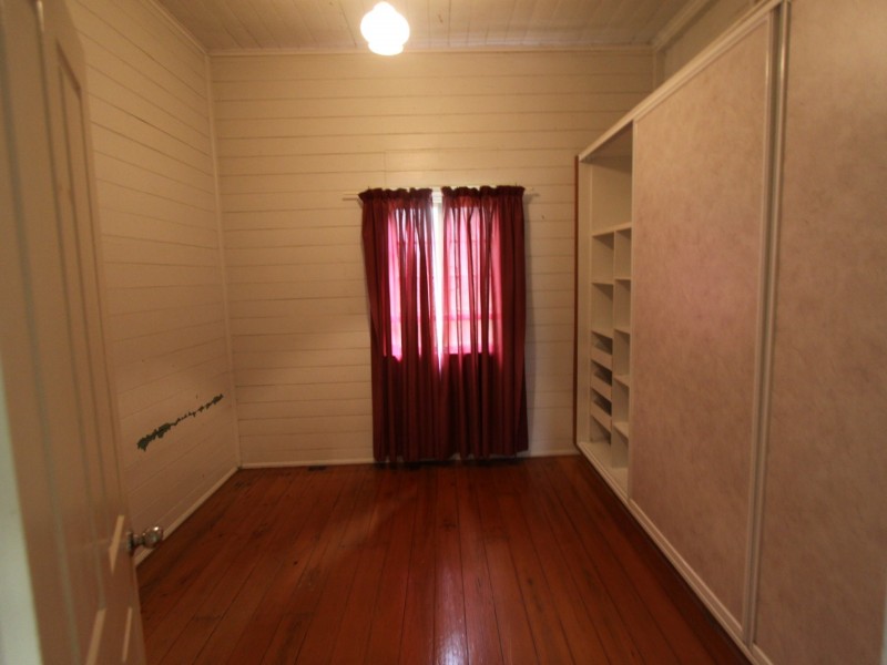 34 Retro St, Emerald QLD 4720