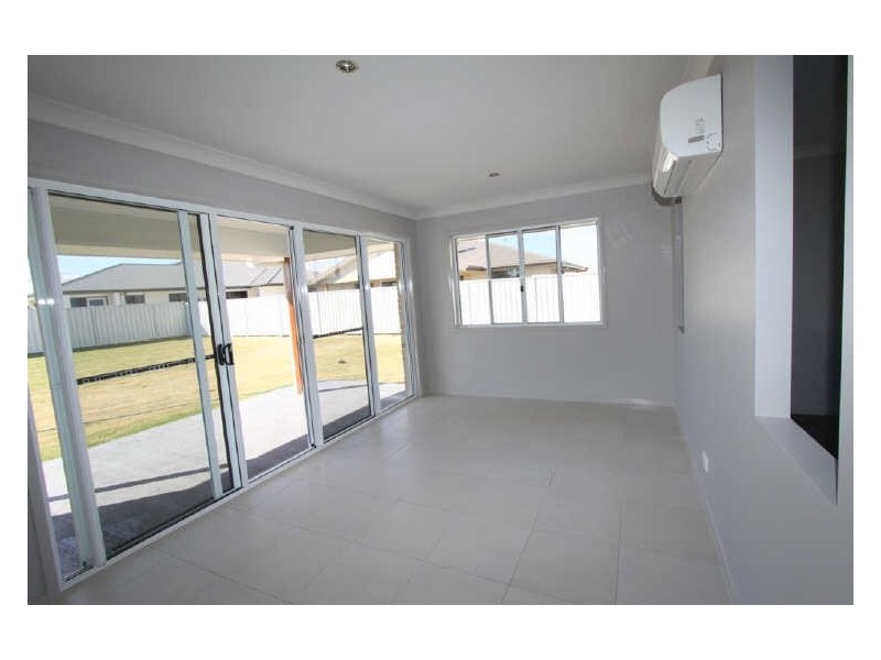 42 Mayfair Drive, Emerald QLD 4720