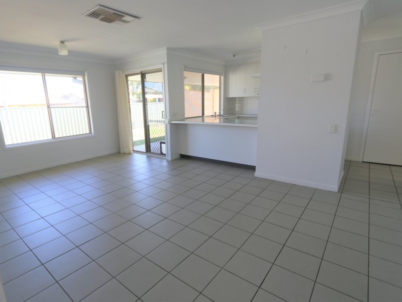 24 Jacqueline Drive, Emerald QLD 4720