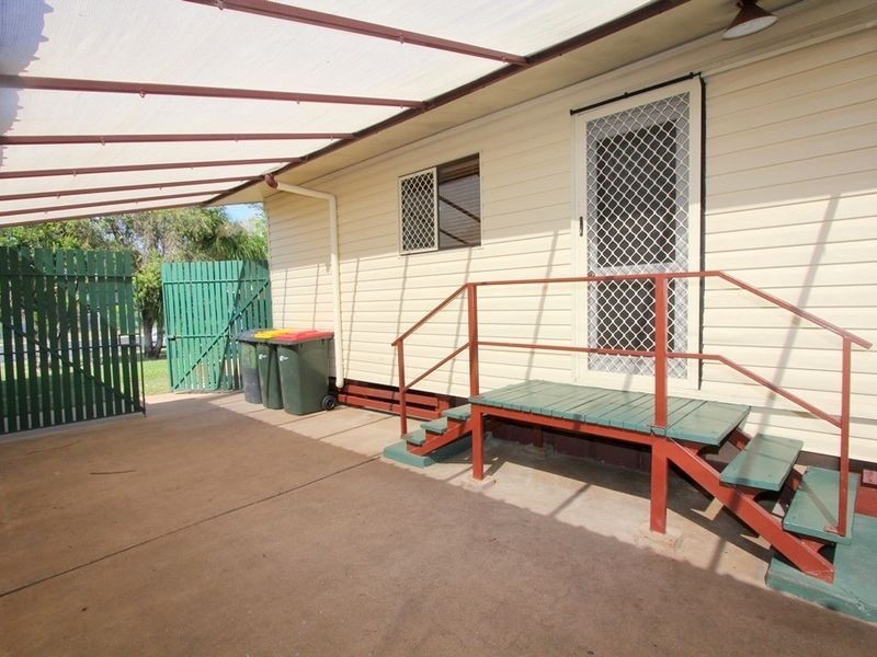 19 Mellish Crescent, Emerald QLD 4720