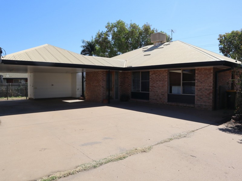 5 Chalmers Crescent, Emerald QLD 4720