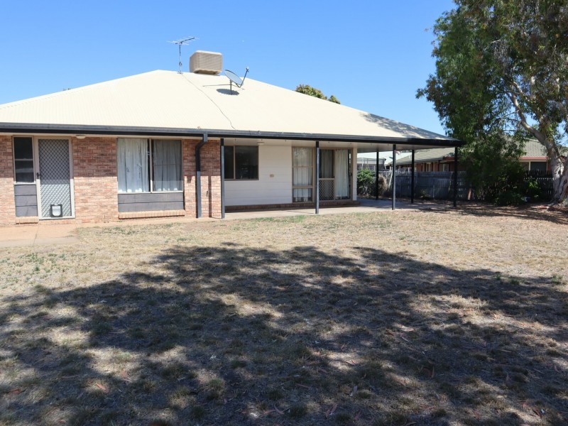 5 Chalmers Crescent, Emerald QLD 4720