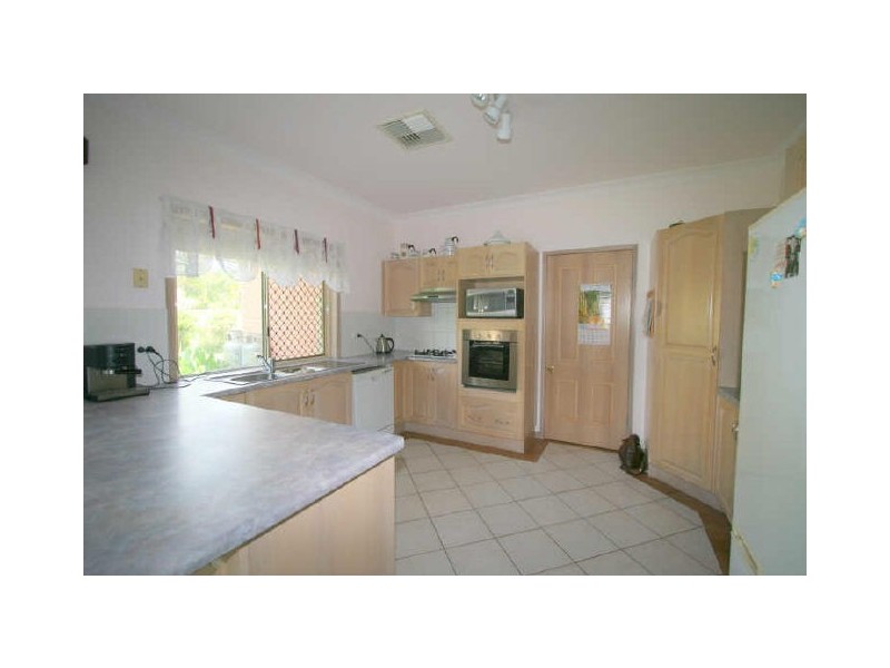 24 Quinn Street, Emerald QLD 4720