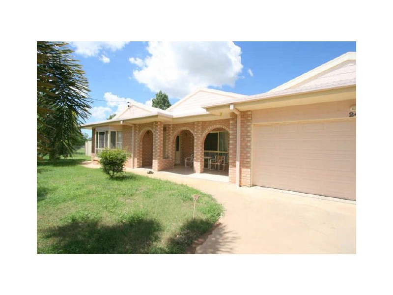 24 Quinn Street, Emerald QLD 4720