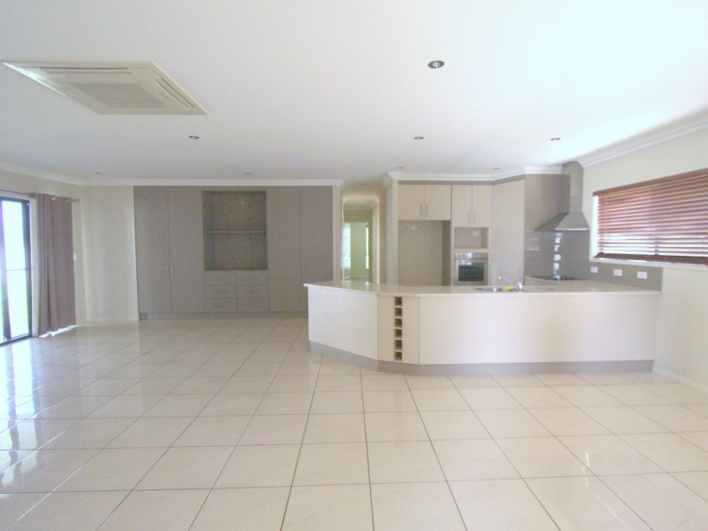 7 Carrington Place, Emerald QLD 4720