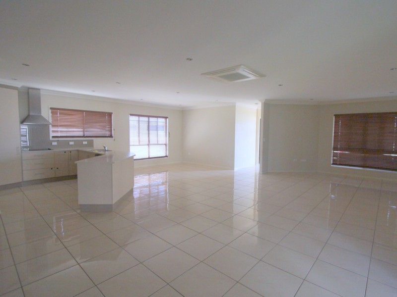 7 Carrington Place, Emerald QLD 4720