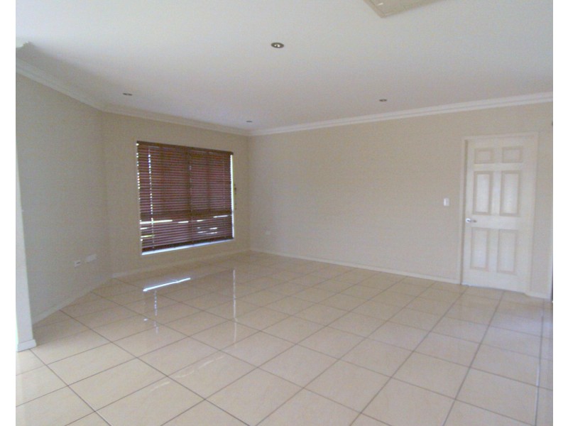 7 Carrington Place, Emerald QLD 4720