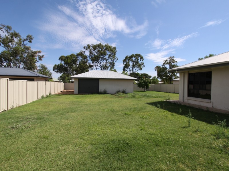 7 Carrington Place, Emerald QLD 4720