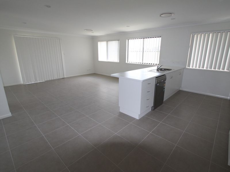 15 Newman Drive, Emerald QLD 4720