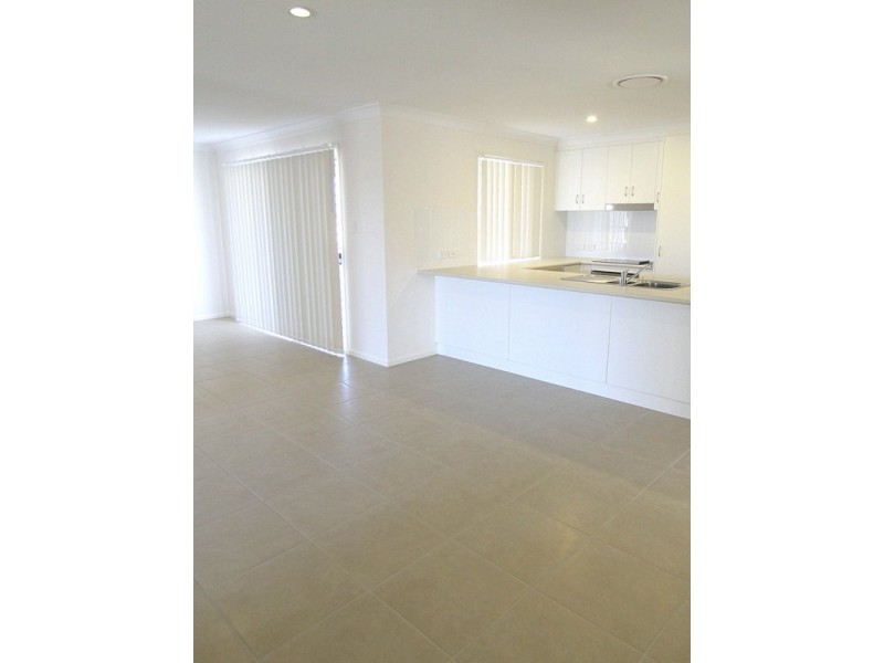 75 Mayfair Drive, Emerald QLD 4720