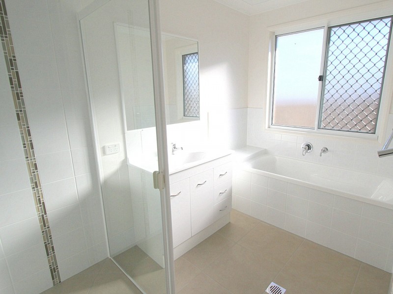 75 Mayfair Drive, Emerald QLD 4720