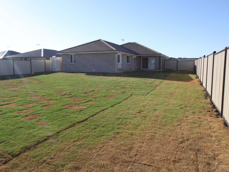 75 Mayfair Drive, Emerald QLD 4720