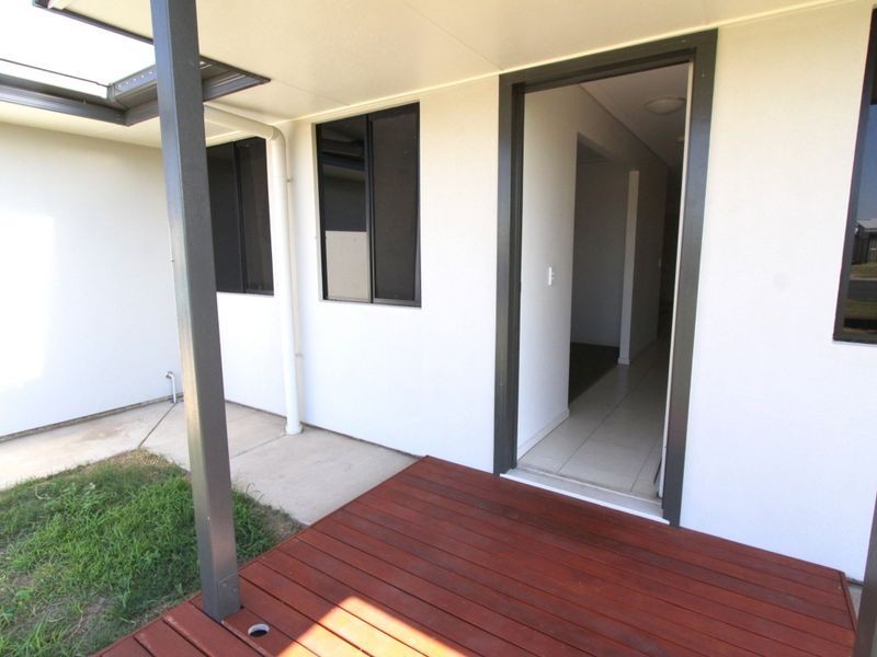 77 Mayfair Drive, Emerald QLD 4720