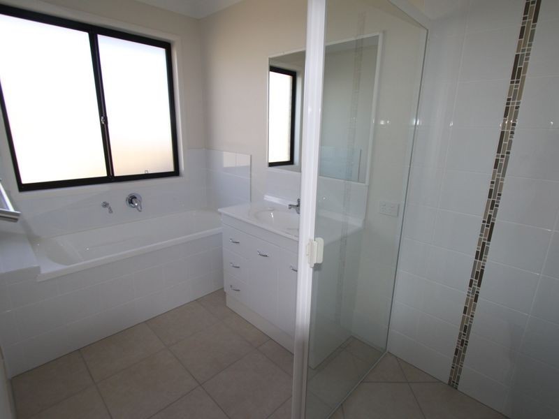 54 Mayfair Drive, Emerald QLD 4720