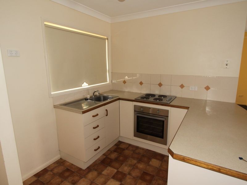 2/222 Borilla Street, Emerald QLD 4720