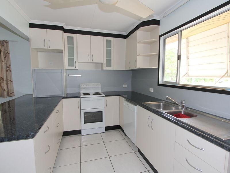 4 Zircon Ave, Emerald QLD 4720
