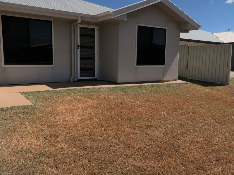 9 Newman Drive, Emerald QLD 4720