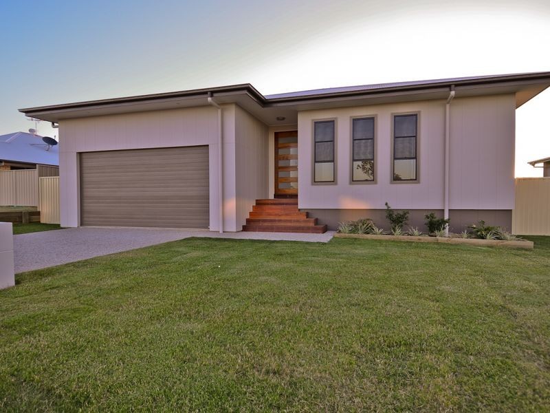5 Ivers Place, Emerald QLD 4720