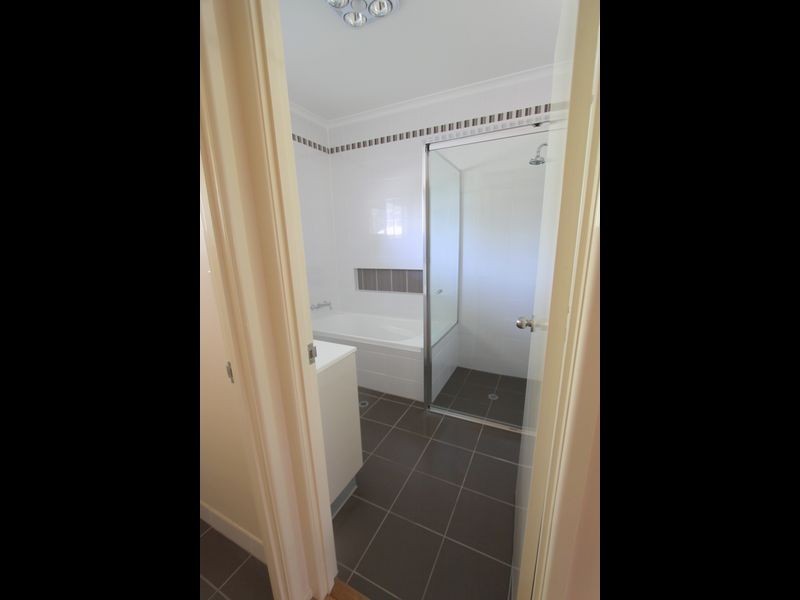 7 Thomas Place, Emerald QLD 4720