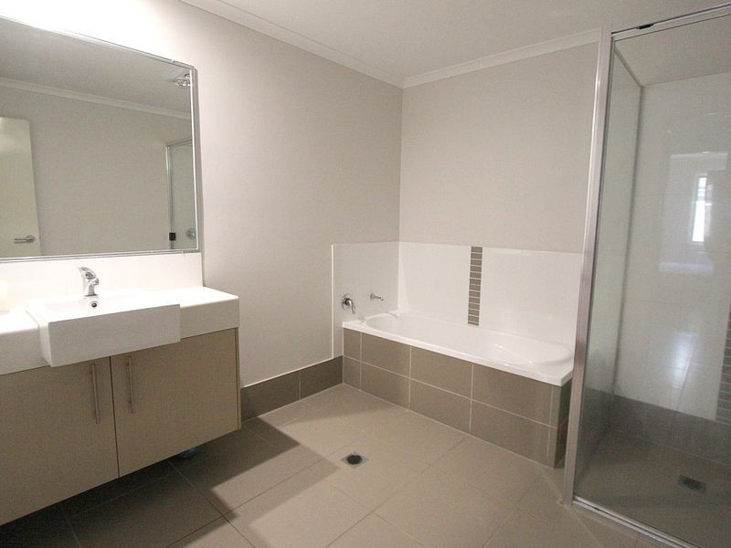 2/40 Moriarty Street, Emerald QLD 4720