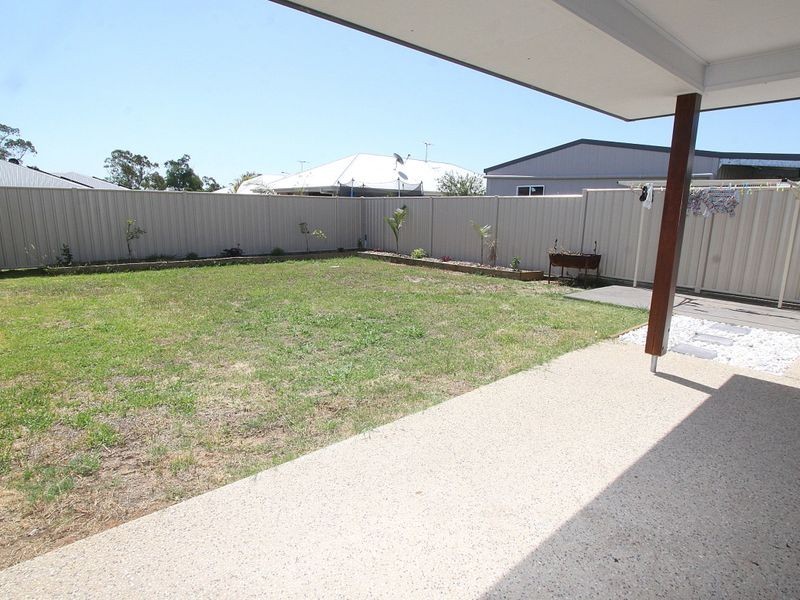 2/40 Moriarty Street, Emerald QLD 4720