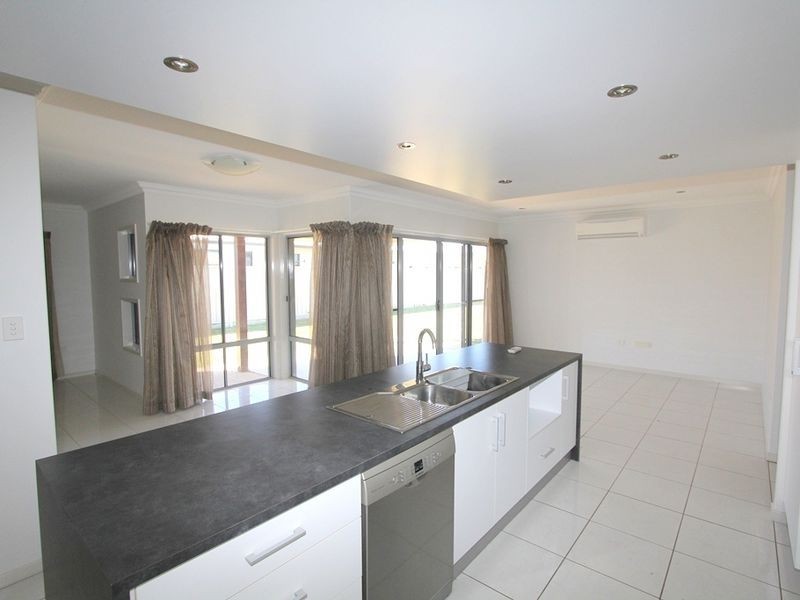 8 Desgrand Street, Emerald QLD 4720