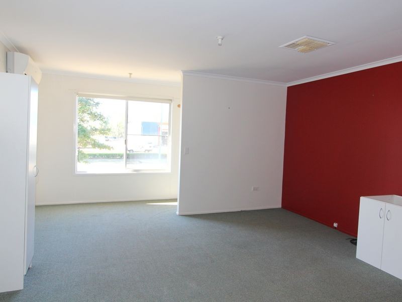 57 Roberts St, Emerald QLD 4720