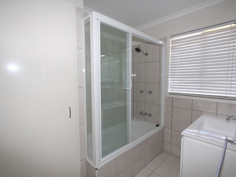 57 Roberts St, Emerald QLD 4720