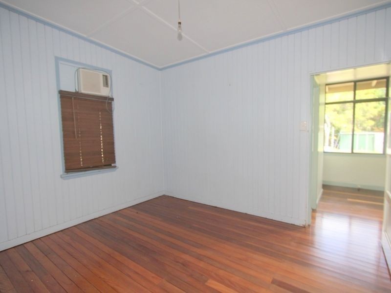 25 Brooks Street, Emerald QLD 4720