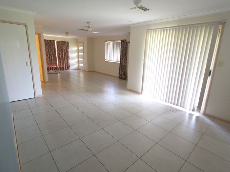 8 Edmonston Drive, Emerald QLD 4720