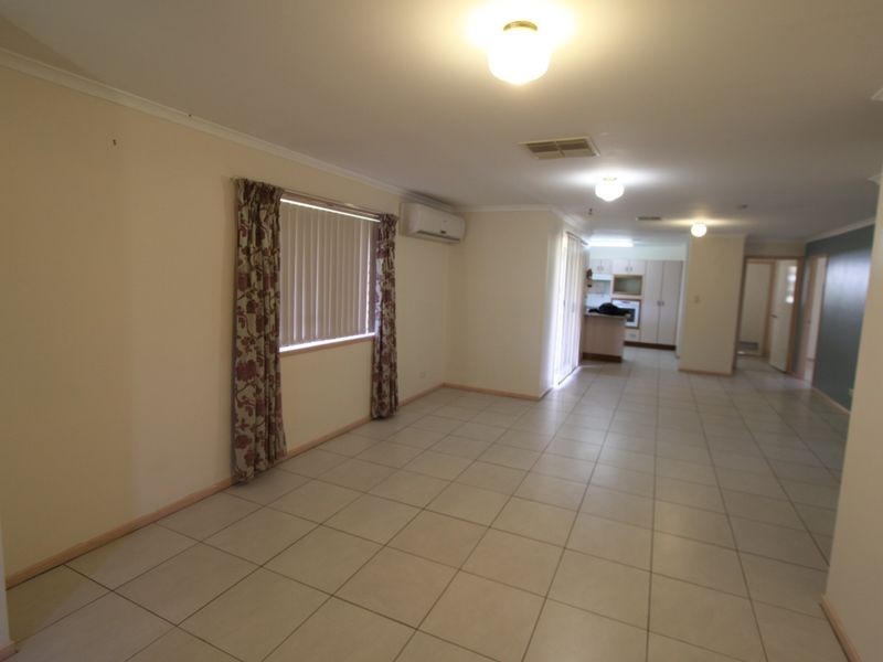 8 Edmonston Drive, Emerald QLD 4720