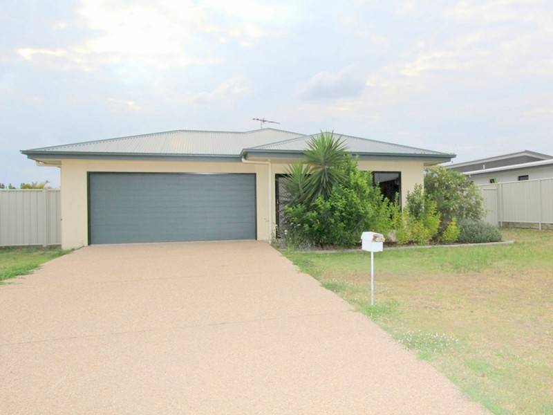 17 Rogers Street, Emerald QLD 4720