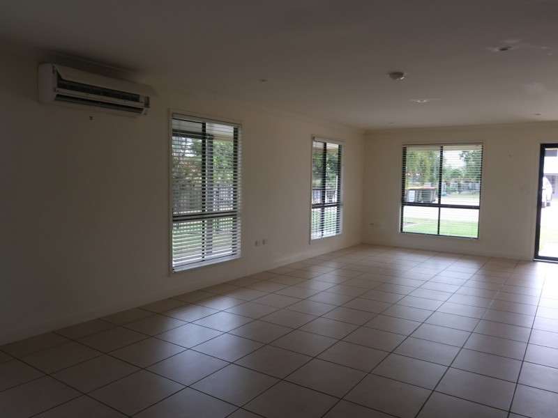 Unit 1/68 Moody Street, Emerald QLD 4720