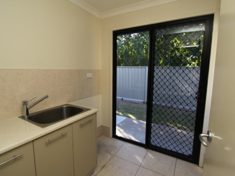 Unit 1/68 Moody Street, Emerald QLD 4720