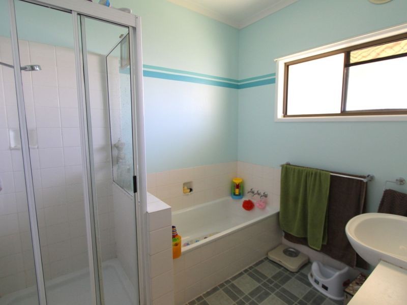 6 Green Grove, Emerald QLD 4720