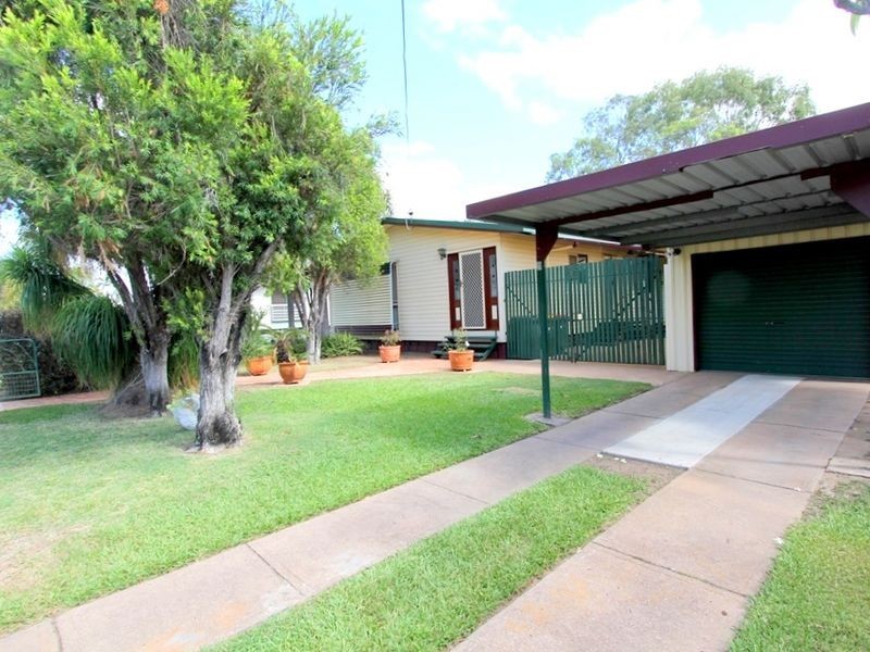 19 Mellish Crescent, Emerald QLD 4720