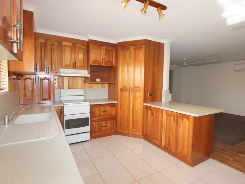 19 Mellish Crescent, Emerald QLD 4720