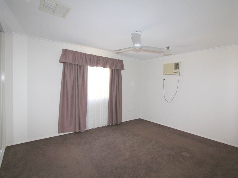 19 Mellish Crescent, Emerald QLD 4720