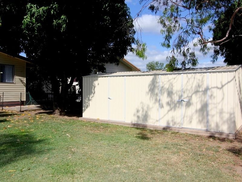 19 Mellish Crescent, Emerald QLD 4720