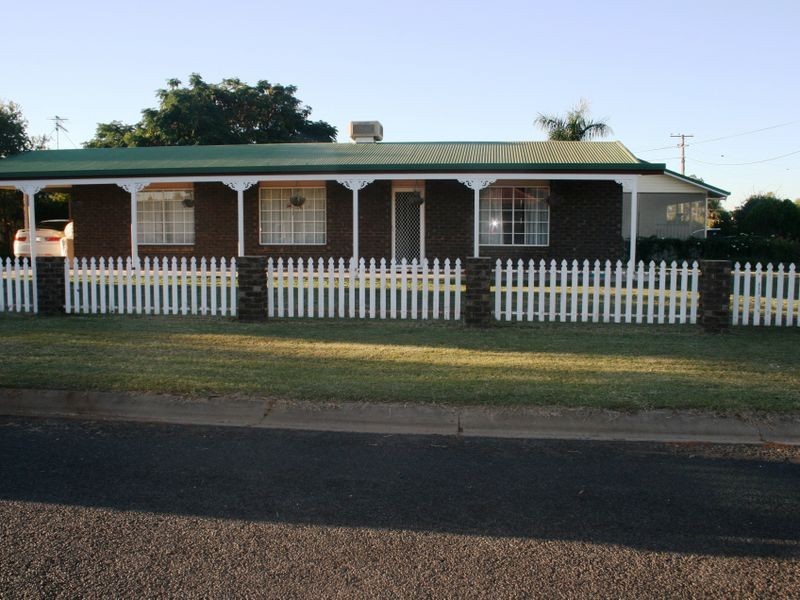 9 Bauhinia Ct, Emerald QLD 4720