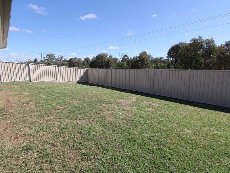 24 Kassidy Street, Emerald QLD 4720