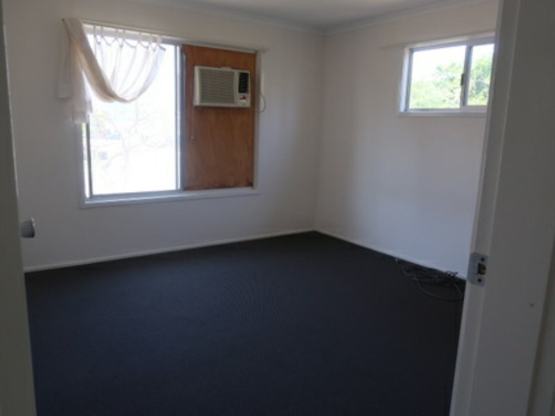 57 Roberts St, Emerald QLD 4720