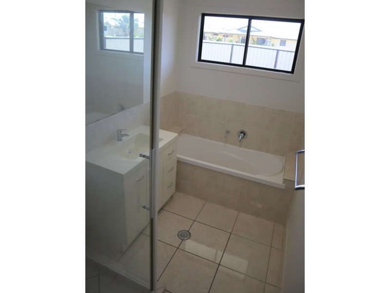 69 Mayfair Drive, Emerald QLD 4720