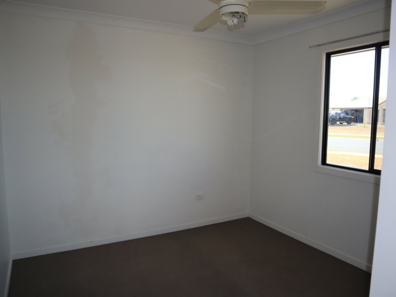 69 Mayfair Drive, Emerald QLD 4720