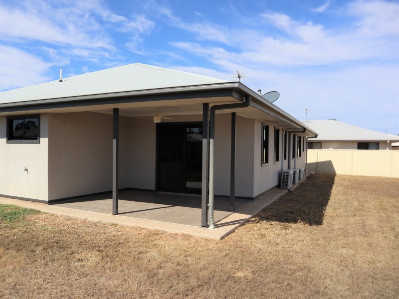 69 Mayfair Drive, Emerald QLD 4720